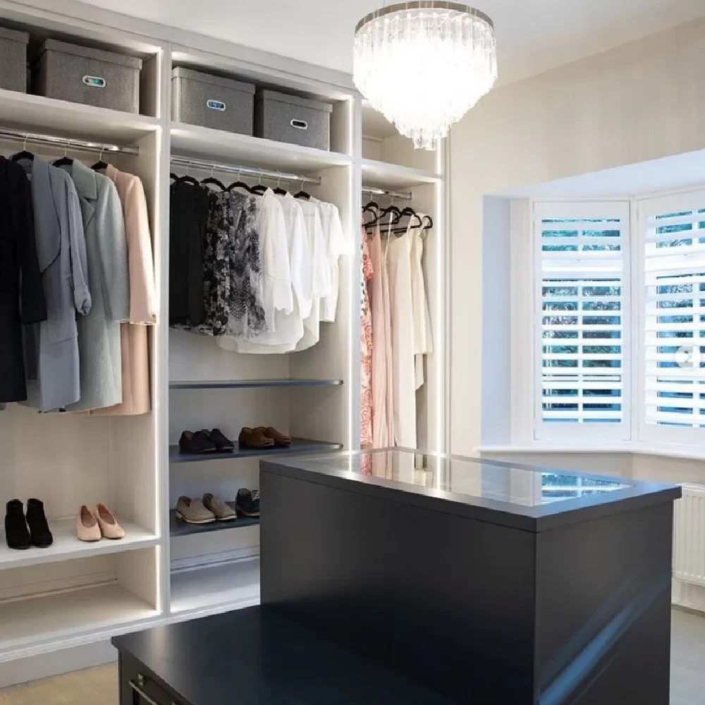 Custom Dressing Room 1